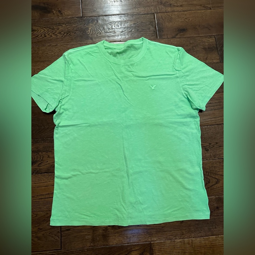 American Eagle Outfitters Green Short Sleeve Tee